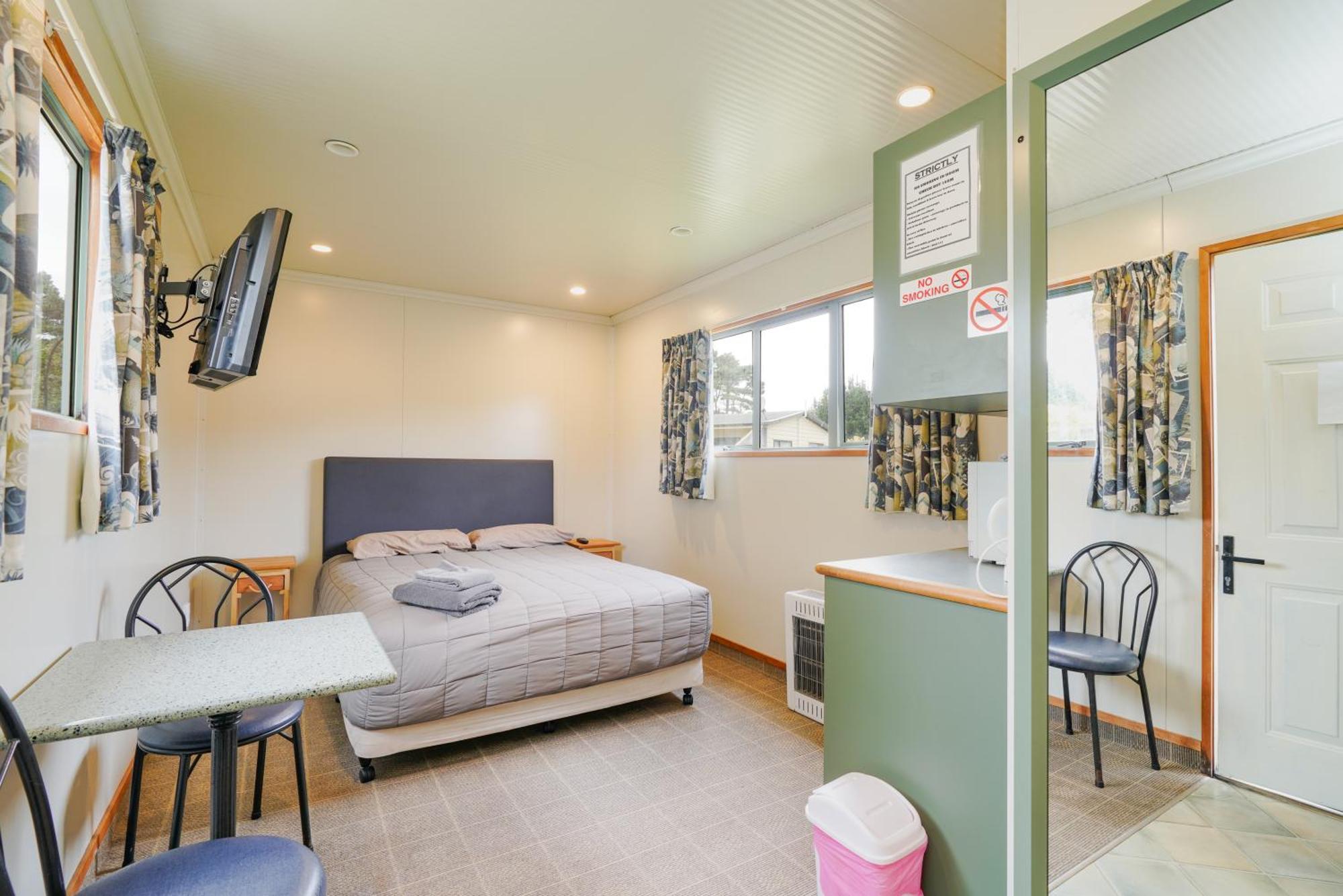 Beach Road Holiday Park Otatara Екстериор снимка