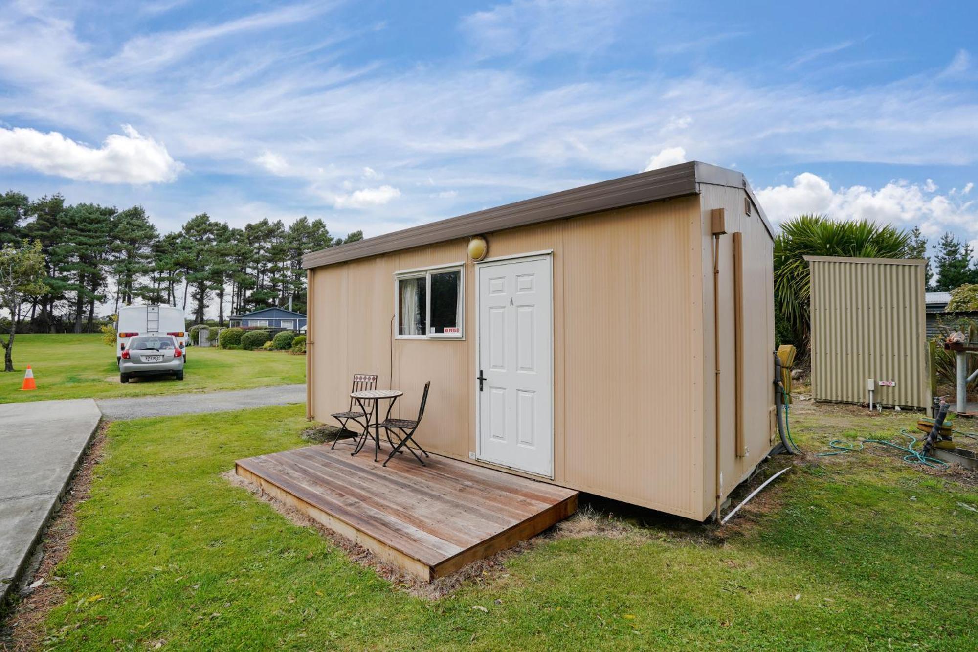 Beach Road Holiday Park Otatara Екстериор снимка