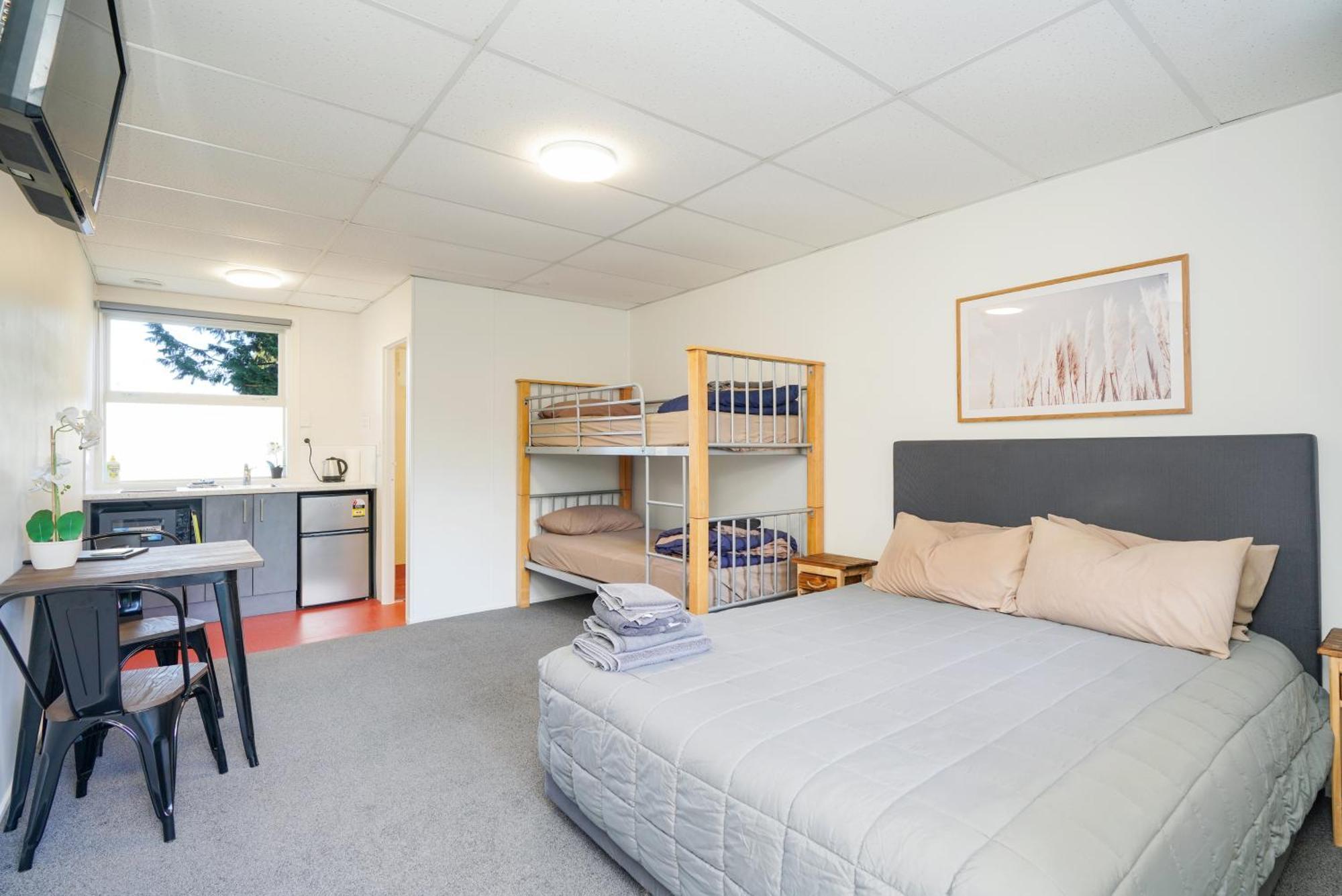 Beach Road Holiday Park Otatara Екстериор снимка