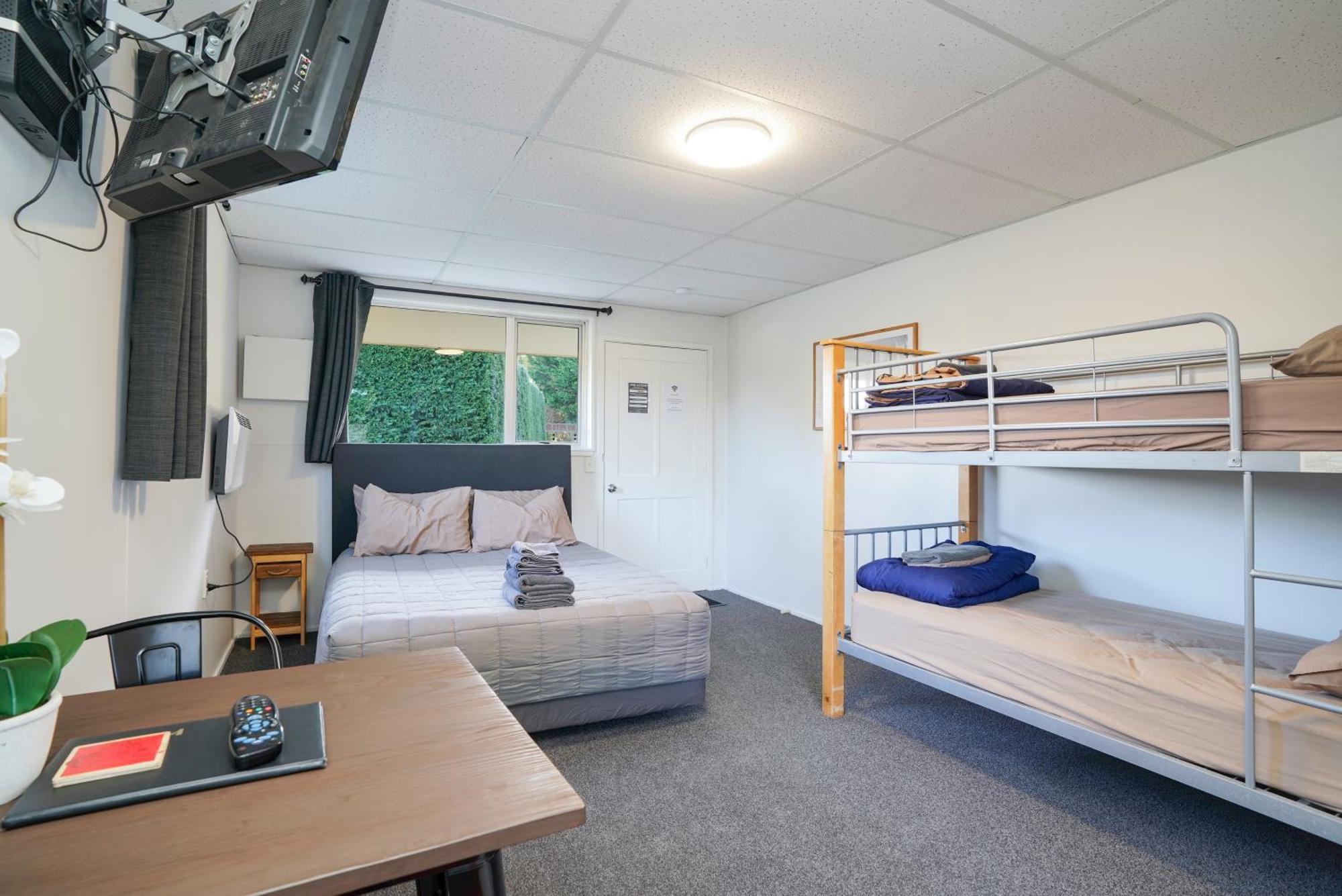 Beach Road Holiday Park Otatara Екстериор снимка